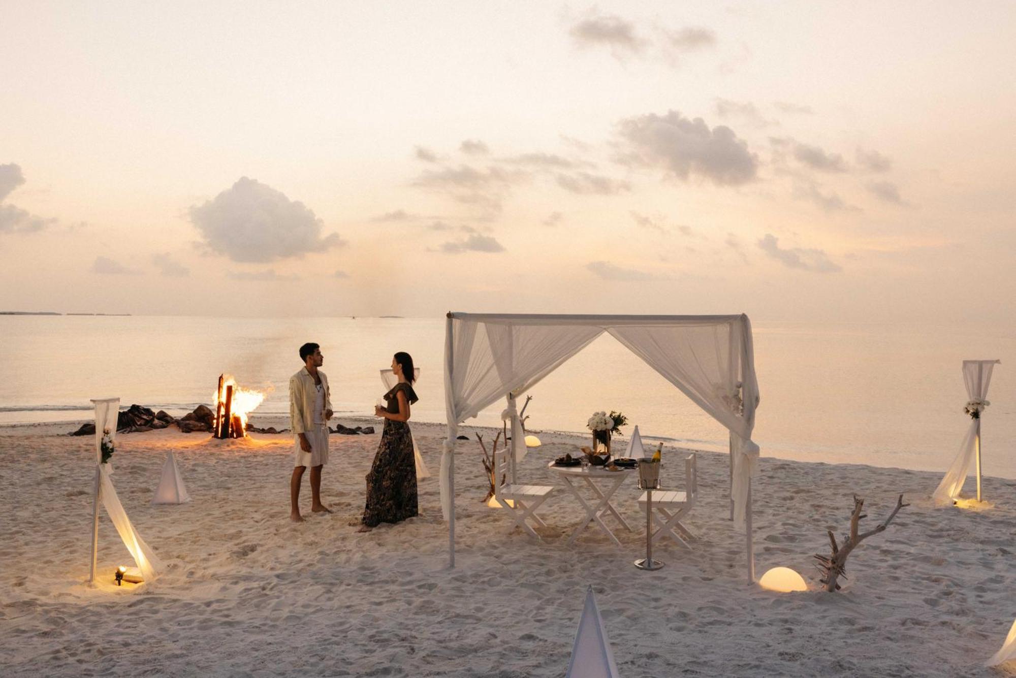 The Standard, Huruvalhi Maldives (adults Only) Rezort 5*